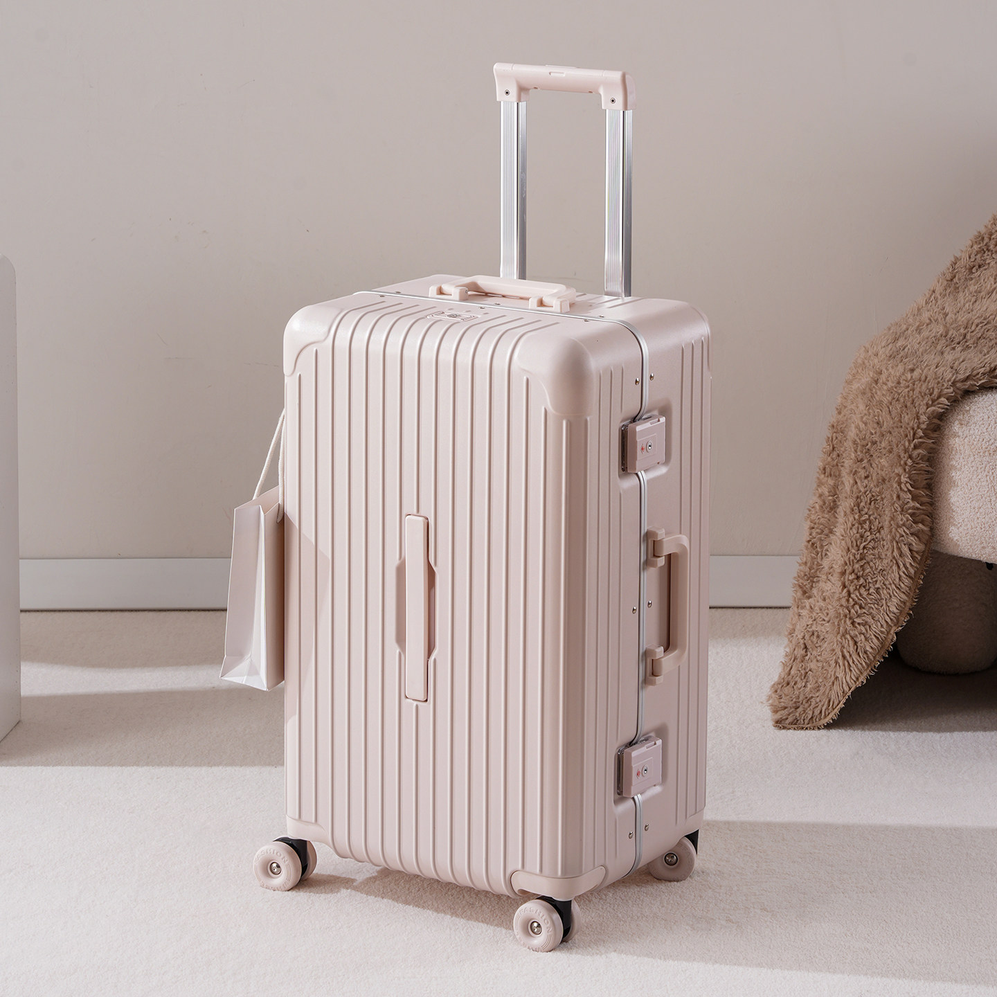 Aluminum Frame Carry On Luggage - حقيبة سفر جديدة بإطار ألومنيوم مقاس