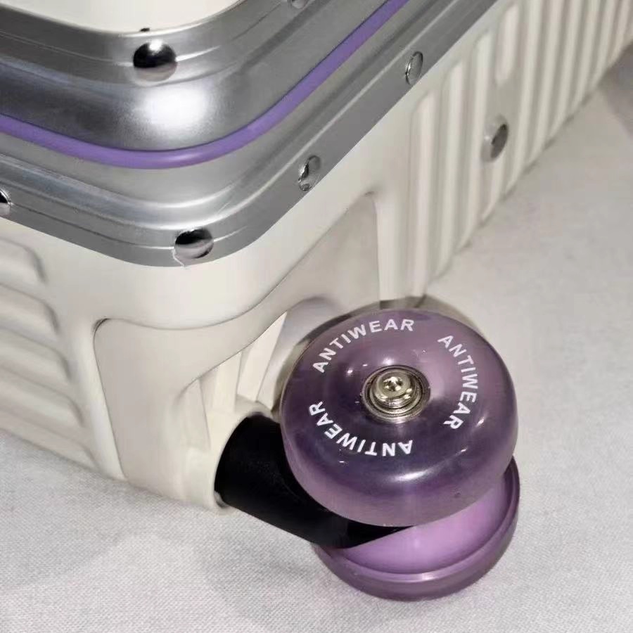 حقيبة سفر بعجلات دوارة صامتة م - مراجعة Aluminum Frame Carry On Luggage وسعره