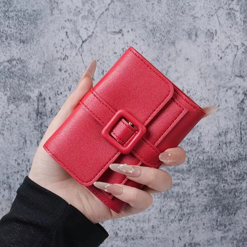 محفظة نسائية قصيرة فاخرة لعام  - مراجعة Wallets وسعره